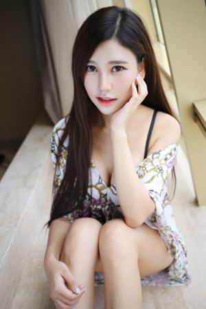 年轻漂亮的女邻居2