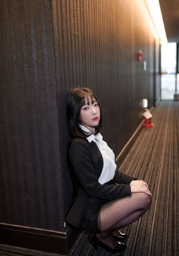 可疑的美容店在线观看