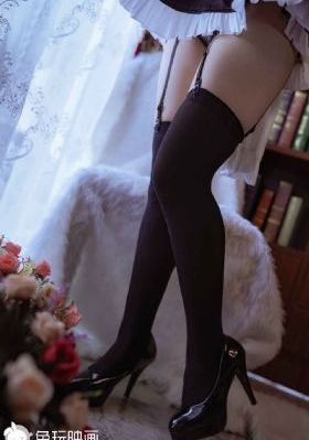 美女扒开尿口让男人操