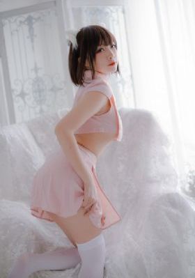 两乳房又高又大
