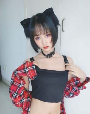 饭桌上故意张开腿让公在线观